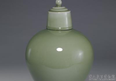 图片[2]-Covered meiping vase. Longquan ware. Early Ming Dynasty, 1368-1500.-China Archive